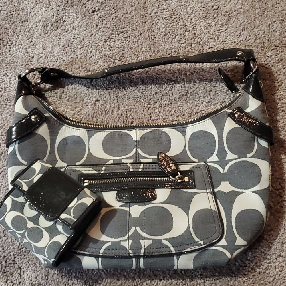 Coach signature black/gray/white Purse with wallet